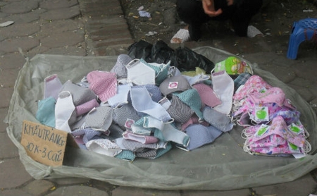 Cẩn thận khi mua v&agrave; sử dụng những chiếc khẩu trang si&ecirc;u rẻ