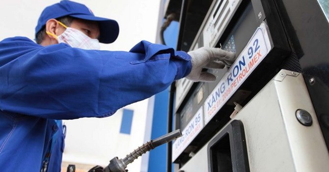 Tính riêng kinh doanh xăng dầu, Petrolimex lãi 260 tỷ đồng trong nửa đầu 2014 Tính riêng kinh doanh xăng dầu, Petrolimex lãi 260 tỷ đồng trong nửa đầu 2014