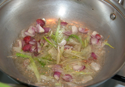 hạ nhiệt ng&agrave;y h&egrave; với canh cua đồng rau dền thanh m&aacute;t
