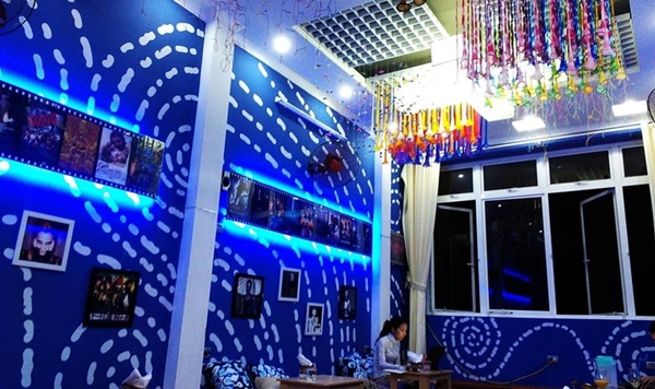  'Like HD Coffee'  có hệ thống các phòng chiếu đều có thể xem được cả phim 3D và HD, hoàn toàn riêng biệt, không gian lãng mạn và ấm cúng, hứa hẹn sẽ mang đến cho các đôi tình nhân những trải nghiệm tuyệt vời