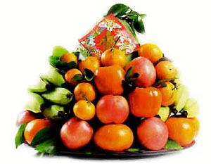 Trong b&agrave;i tr&iacute; kh&ocirc;ng gian thờ c&uacute;ng cần ch&uacute; trọng đến m&acirc;m ngũ quả