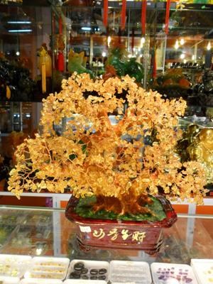 C&acirc;y t&agrave;i lộc thạch anh v&agrave;ng ph&ugrave; hợp b&agrave;i tr&iacute; phong thủy hướng T&acirc;y Nam