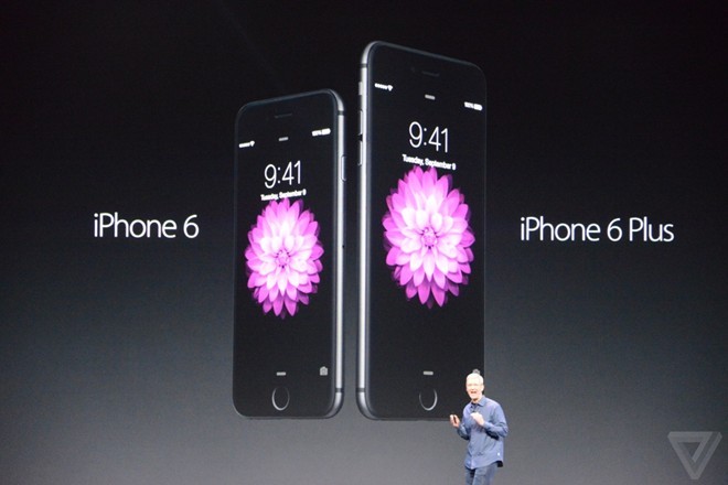 iPhone 6 và iPhone 6 Plus được cho là quá kh&ocirc;̉ đ&ocirc;́i với m&ocirc;̣t s&ocirc;́ người dùng đặc bi&ecirc;̣t là phụ nữ