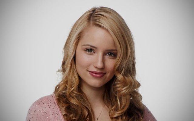 Dianna Agron là một nữ diễn viên, vũ công và ca sĩ người Mỹ. Vai diễn đáng chú ý nhất của Agron là Quinn Fabray, một thành viên đội cổ vũ trường trung học, trong sê ri phim truyền hình Glee của Fox.