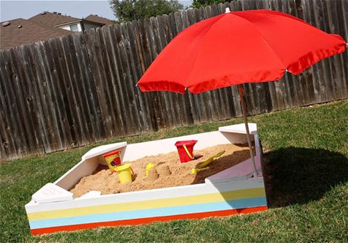 Bố mẹ c&oacute; thể l&agrave;m b&atilde;i c&aacute;t mini để tặng qu&agrave; 1/6 cho b&eacute;