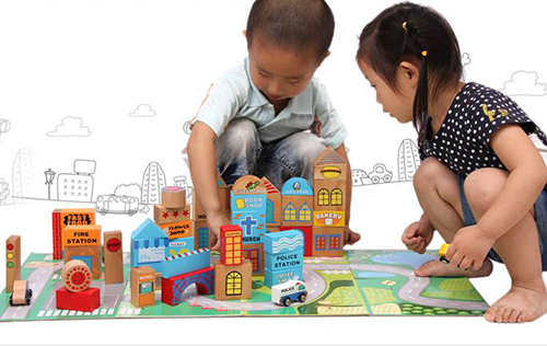 C&aacute;c mẹ c&oacute; thể chọn qu&agrave; 1/6 cho con l&agrave; đồ chơi xếp h&igrave;nh để tăng tư duy cho trẻ