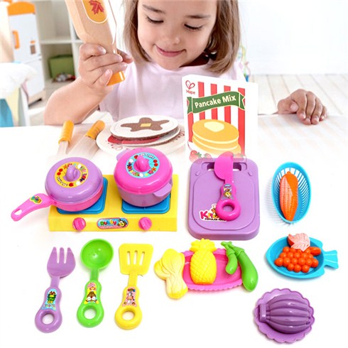 C&aacute;c mẹ c&oacute; thể chọn qu&agrave; 1/6 cho b&eacute; g&aacute;i l&agrave; bộ đồ nấu ăn
