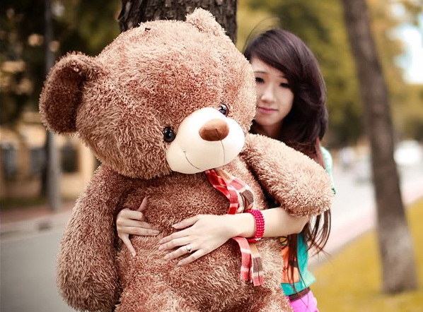 Gấu b&ocirc;ng l&agrave; một gợi &yacute; qu&agrave; tặng 8/3 cho bạn g&aacute;i mới quen