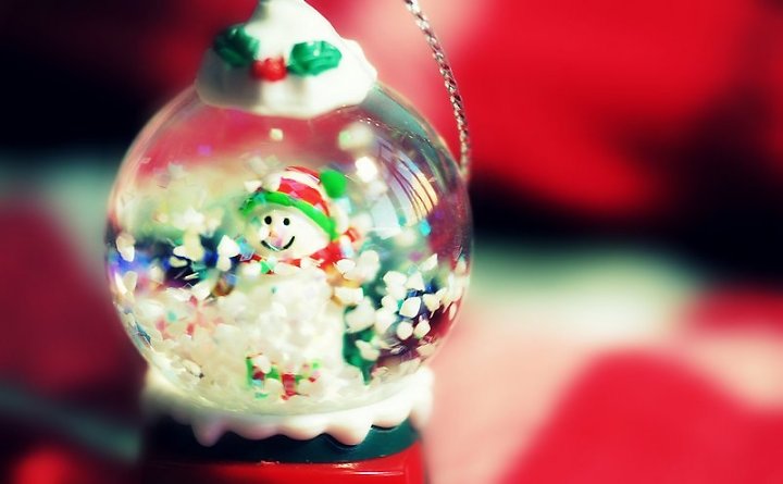 Quả cầu tuyết l&agrave; m&oacute;n qu&agrave; Noel vừa xinh xắn vừa tiết kiệm