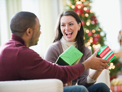 C&aacute;cnh m&agrave;y r&acirc;u c&oacute; thể chọn những m&oacute;n đồ c&ocirc;ng nghệ l&agrave;m qu&agrave; Gi&aacute;ng sinh cho vợ