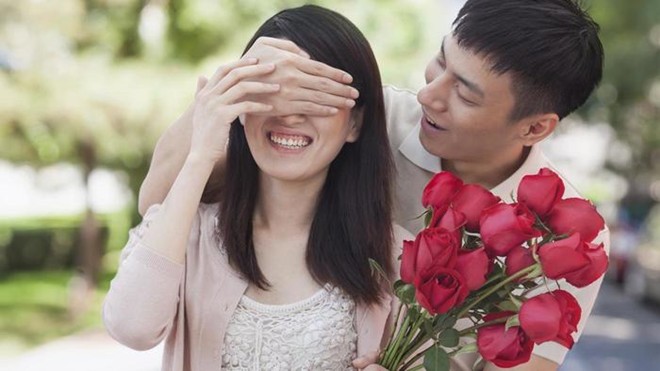 Hoa và thiệp cũng là gợi ý chọn quà Valentine 2016 cho các cặp đôi Hoa và thiệp cũng là gợi ý chọn quà Valentine 2016 cho các cặp đôi