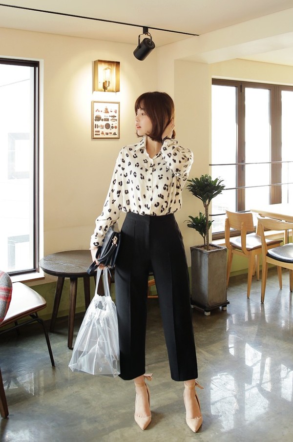 Qu&acirc;̀n culottes k&ecirc;́t hợp với giày cao gót có quai vừa thời trang vừa sang trọng