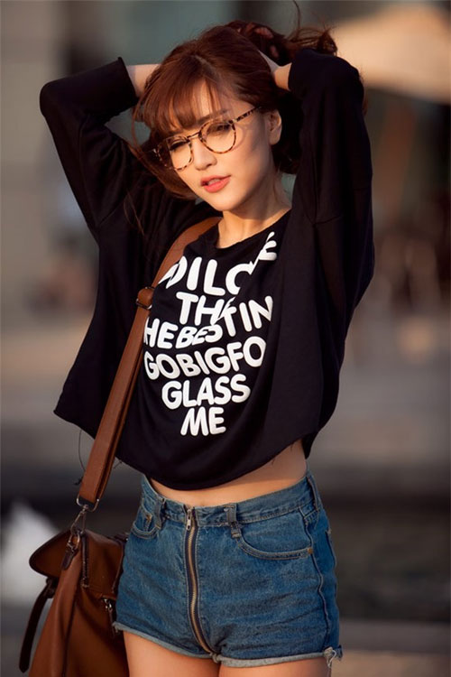 Quần short phối c&ugrave;ng &aacute;o ph&ocirc;ng croptop cho 'chuẩn' s&agrave;nh điệu