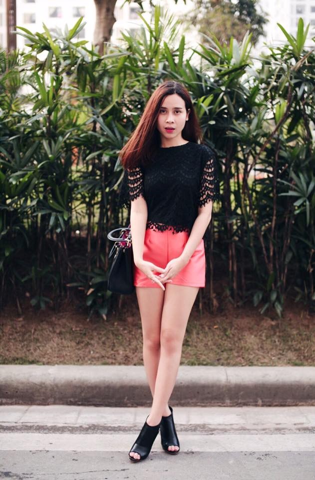 Quần short gam m&agrave;u pastel hoặc m&agrave;u s&aacute;ng gi&uacute;p c&aacute;c n&agrave;ng trẻ trung v&agrave; c&aacute; t&iacute;nh hơn