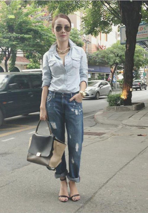 Yến Trang tiếp tục 'lăng x&ecirc;' mốt quần jeans boyfriend xắn gấu ngẫu hứng