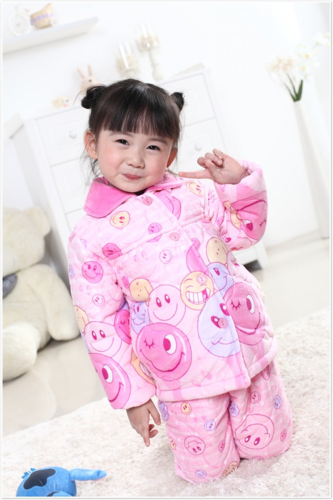 C&aacute;c mẹ n&ecirc;n sắm cho tủ quần &aacute;o m&ugrave;a đ&ocirc;ng 2014 của con bộ ngủ nỉ