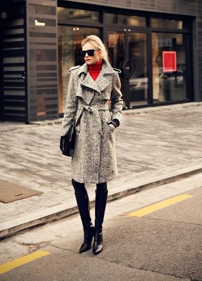 C&ograve;n kiểu &aacute;o măng t&ocirc; dạ với cổ &aacute;o to c&ugrave;ng đai thắt gi&uacute;p ph&aacute;i đẹp ấm &aacute;p m&agrave; vẫn t&ocirc;n l&ecirc;n được đường cong gợi cảm của m&igrave;nh. 