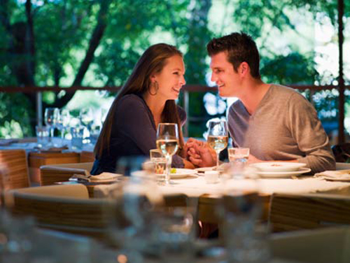 Bữa tối tự tay l&agrave;m l&agrave; m&oacute;n qu&agrave; tặng Valentine tuyệt vời nhất d&agrave;nh cho người ấy