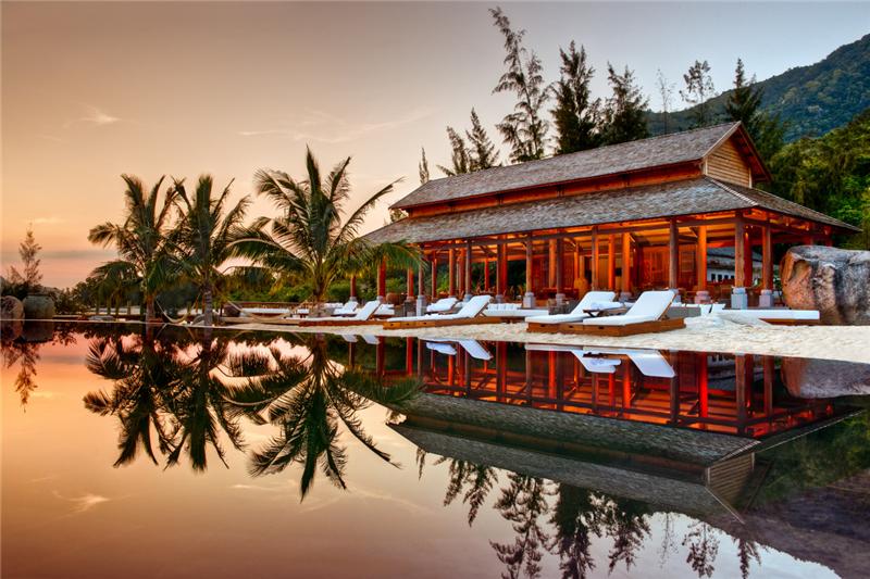 An L&acirc;m Ninh V&acirc;n Bay Villas l&agrave; hệ thống nghỉ dưỡng li&ecirc;n ho&agrave;n từ rừng đến biển