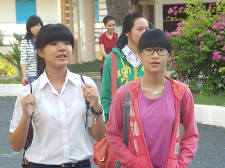 Sáng nay 4/7, các sĩ tử trên cả nước đã có mặt tại trường thi từ rất sớm.