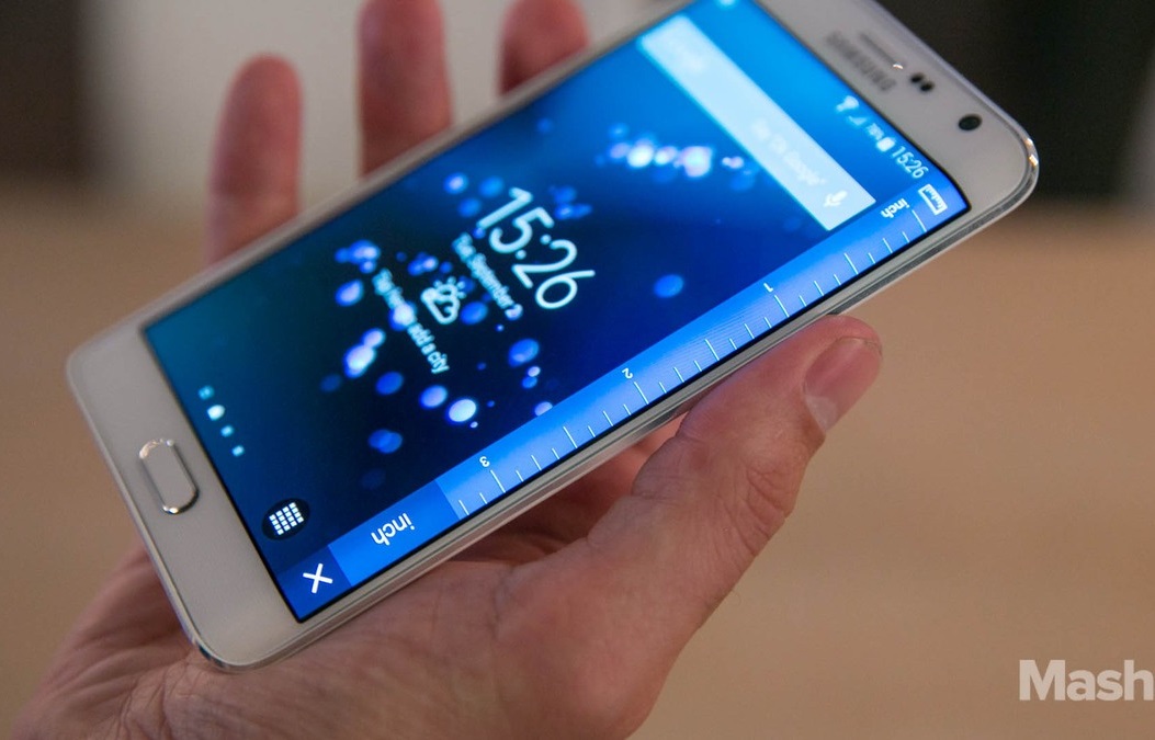 Smartphone Galaxy Edge Note với thiết kế độc đ&aacute;o