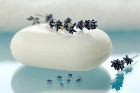 X&agrave; ph&ograve;ng diệt khuẩn l&agrave; một trong những đồ d&ugrave;ng g&acirc;y hại trong ph&ograve;ng tắm