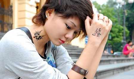 Hình xăm tạm thời đẹp nhưng độc hại