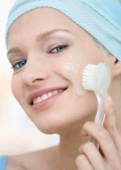 sạch mụn nhờ b&agrave;n chải đ&aacute;nh răng