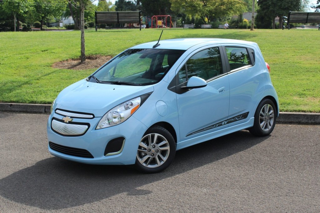 Chevrolet Spark sở hữu ngoại thất với kiểu d&aacute;ng c&aacute; t&iacute;nh, bắt mắt