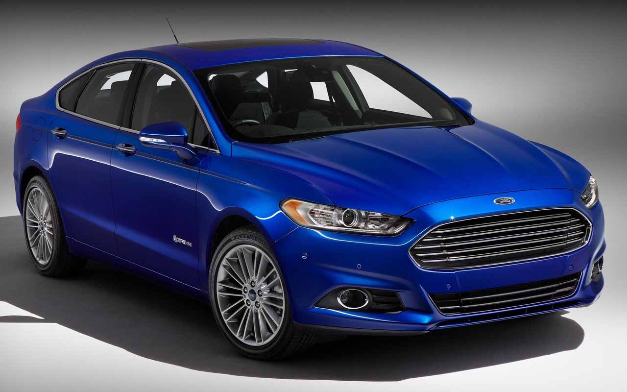 Khi so s&aacute;nh &ocirc; t&ocirc;, Ford Fusion 2016 c&oacute; thiết kế hiện đại kh&ocirc;ng k&eacute;m đối thủ