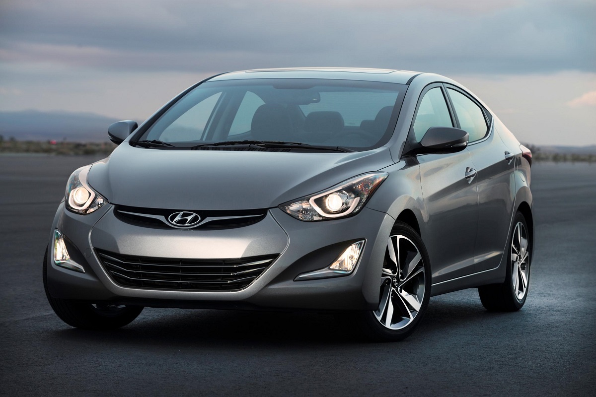 Khi so s&aacute;nh &ocirc; t&ocirc;, cả Hyundai Accent v&agrave; Elantra đều c&oacute; những điểm mạnh đ&aacute;ng ch&uacute; &yacute; ri&ecirc;ng