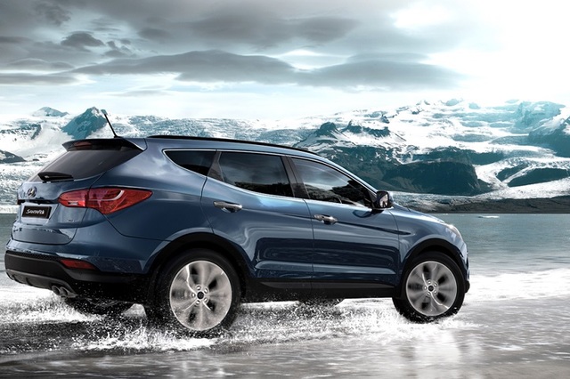Hyundai Santa Fe 2015 c&oacute; 2 lựa chọn về động cơ