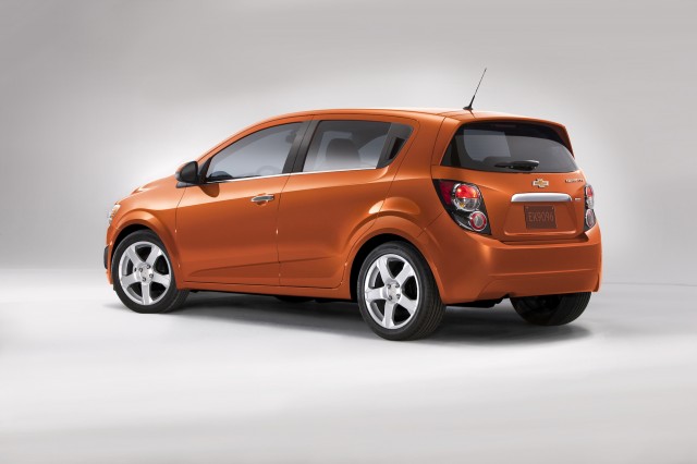 Chevrolet Sonic được trang bị c&aacute;c phi&ecirc;n bản động cơ 1.4 l&iacute;t, 1.6 l&iacute;t v&agrave; 1.8 l&iacute;t