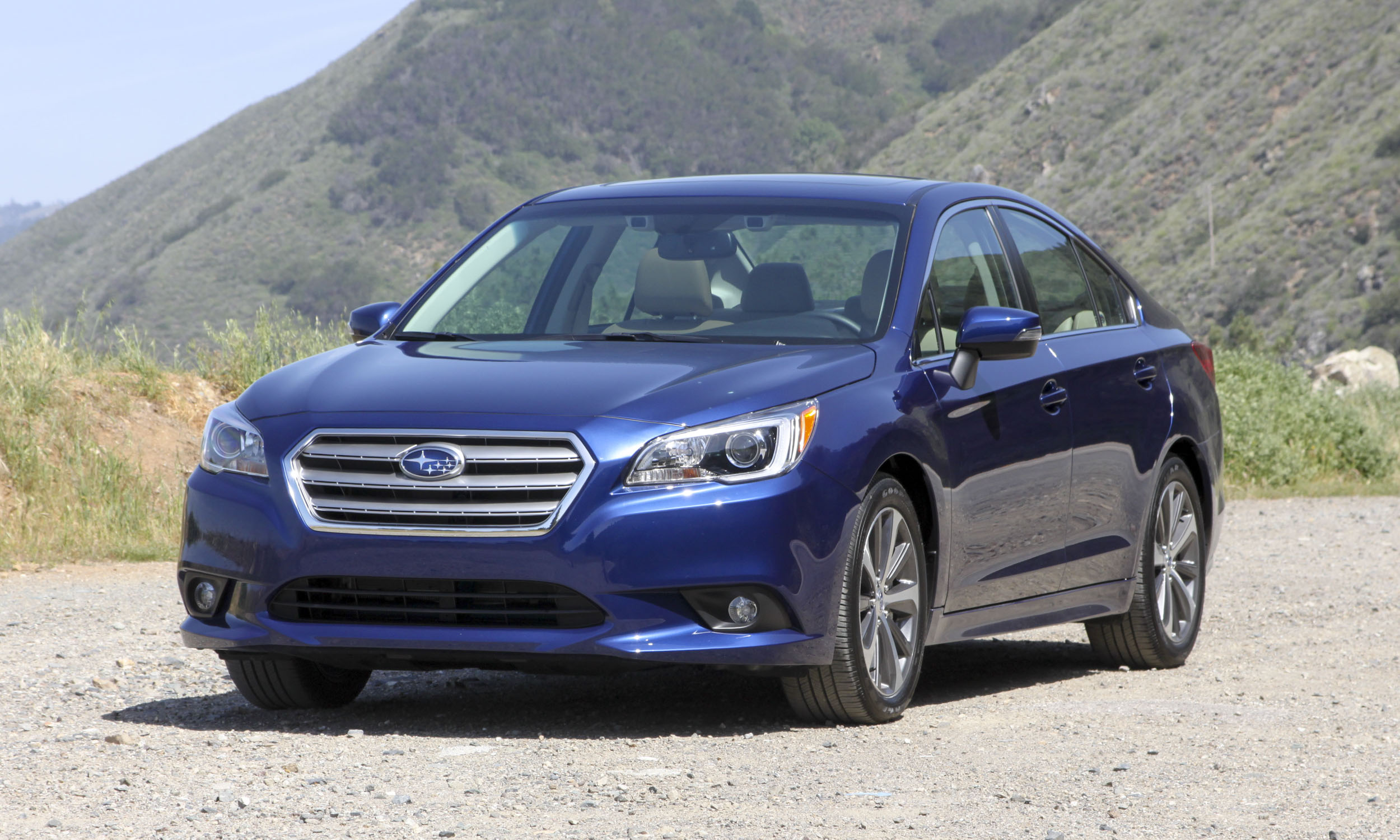 So s&aacute;nh &ocirc; t&ocirc; Chevrolet Malibu v&agrave; Subaru Legacy đều c&oacute; thế mạnh ri&ecirc;ng