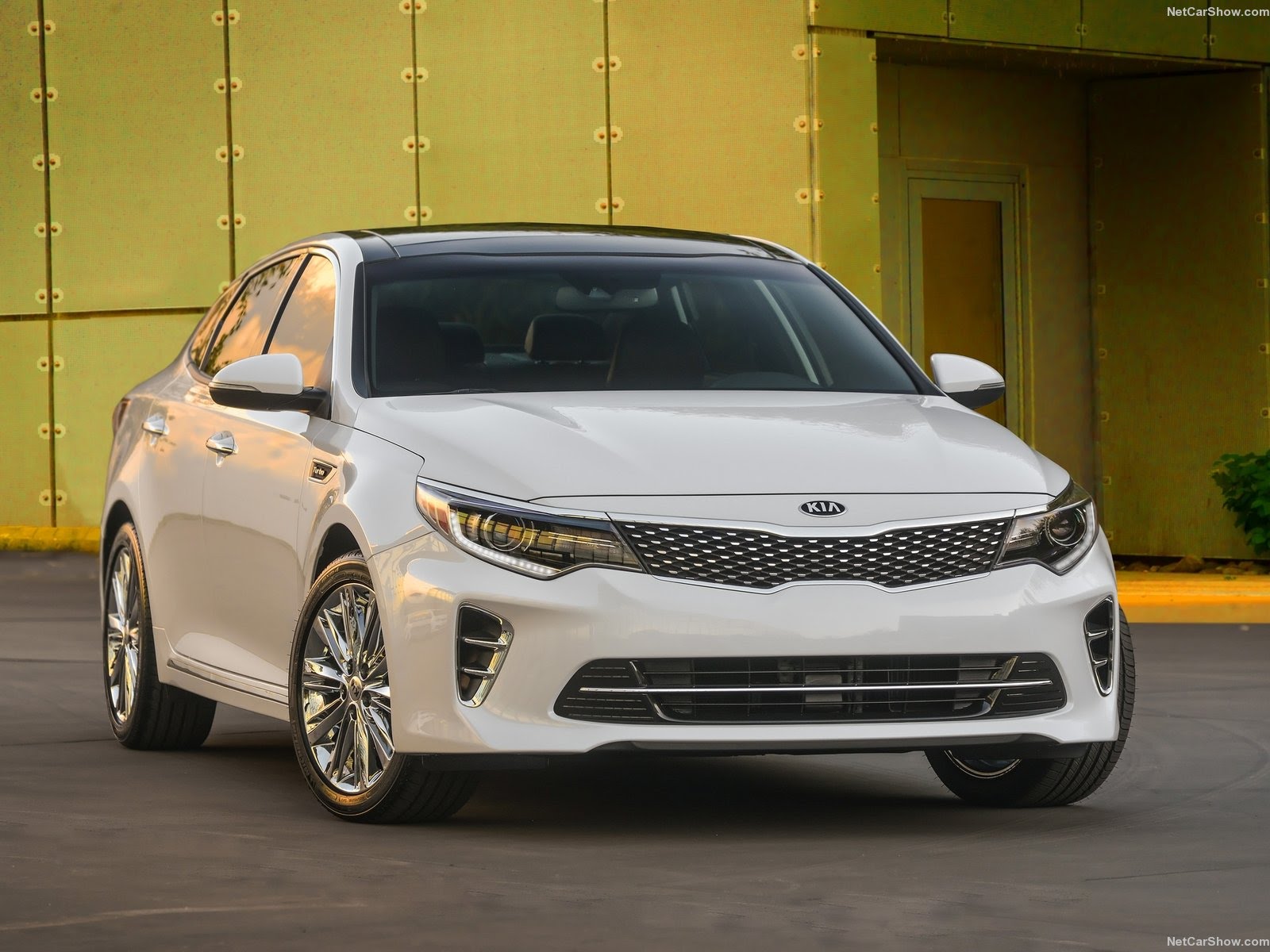Kia Optima 2016 mang d&aacute;ng vẻ thể thao, uyển chuyển 