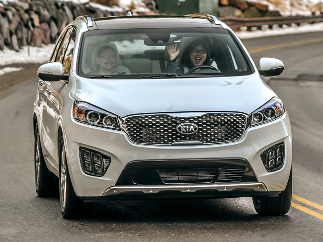 Ngoại thất của Kia Sorento 2016 c&oacute; thiết kế thể thao, khỏe khoắn