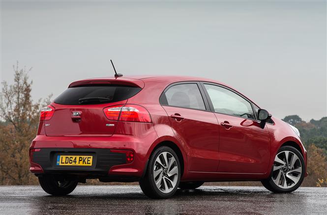 Kia Rio trang bị động cơ 1,4 l&iacute;t, 4 xy lanh thẳng h&agrave;ng 