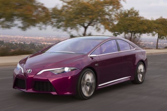 Toyota Prius 2015 chỉ c&oacute; một số thay đổi nhỏ mang lại c&aacute;i nh&igrave;n trẻ trung