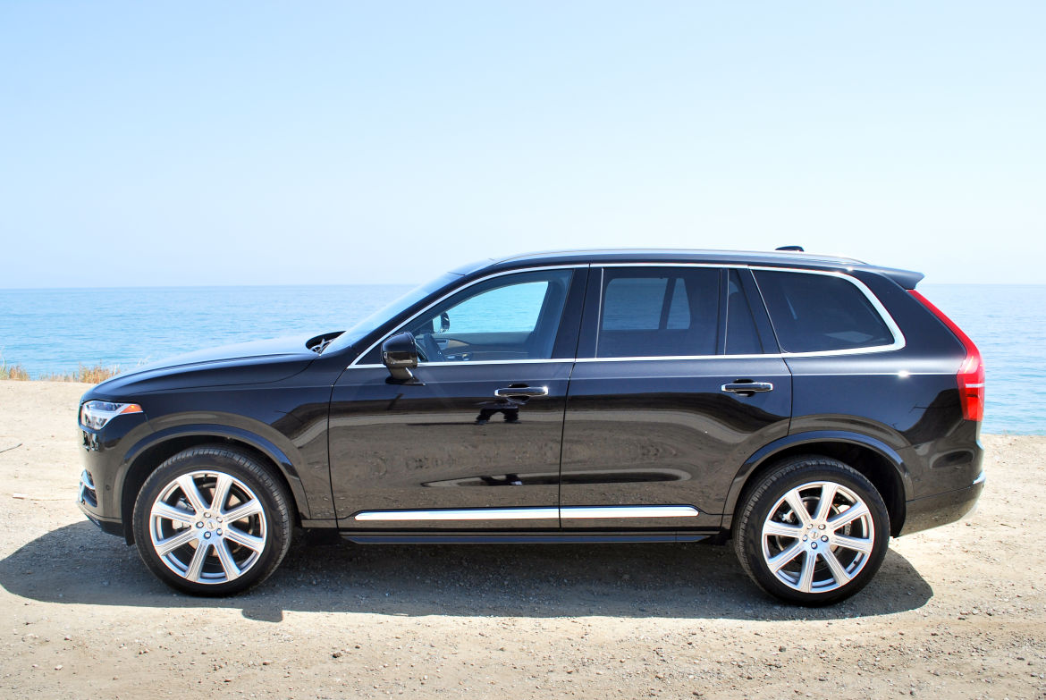 Volvo XC90 2016 được trang bị hệ thống ph&aacute;t hiện người đi bộ