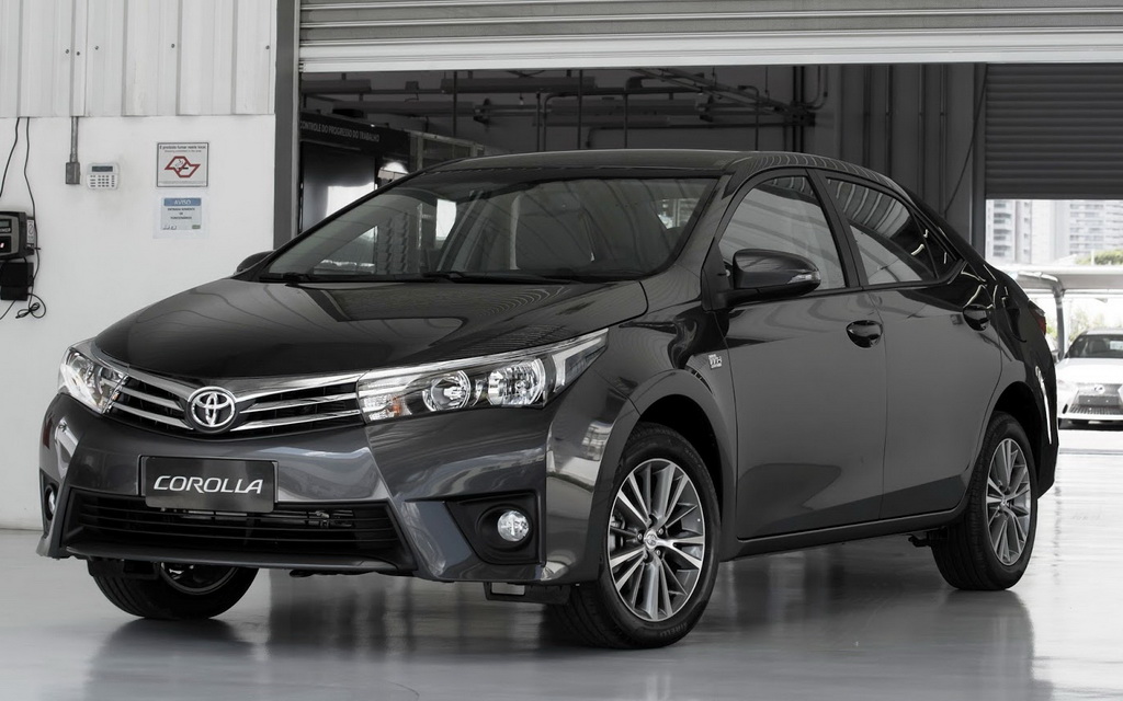 Toyota Corolla Altis c&oacute; triết l&yacute; thiết kế mới mẻ, với những đường n&eacute;t sắc cạnh 