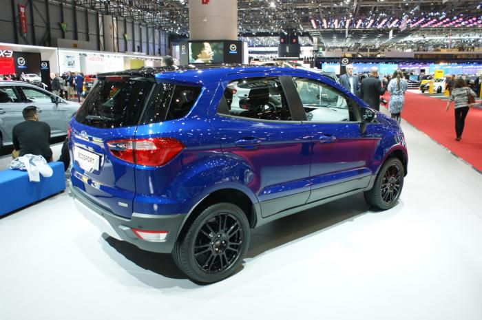 Động cơ Ford EcoSport chưa phải d&ograve;ng Ecoboost, dung t&iacute;ch 1,5 l&iacute;t