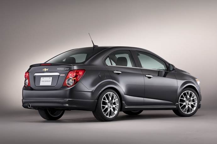 Chevrolet Sonic được trang bị c&aacute;c phi&ecirc;n bản động cơ 1.4 l&iacute;t, 1.6 l&iacute;t v&agrave; 1.8 l&iacute;t