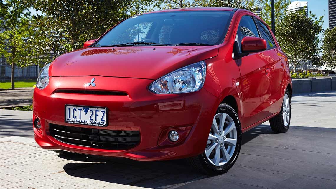Thiết kế ngoại thất tr&ecirc;n Mitsubishi Mirage 2015 tuy đơn giản nhưng kh&aacute; thể thao 
