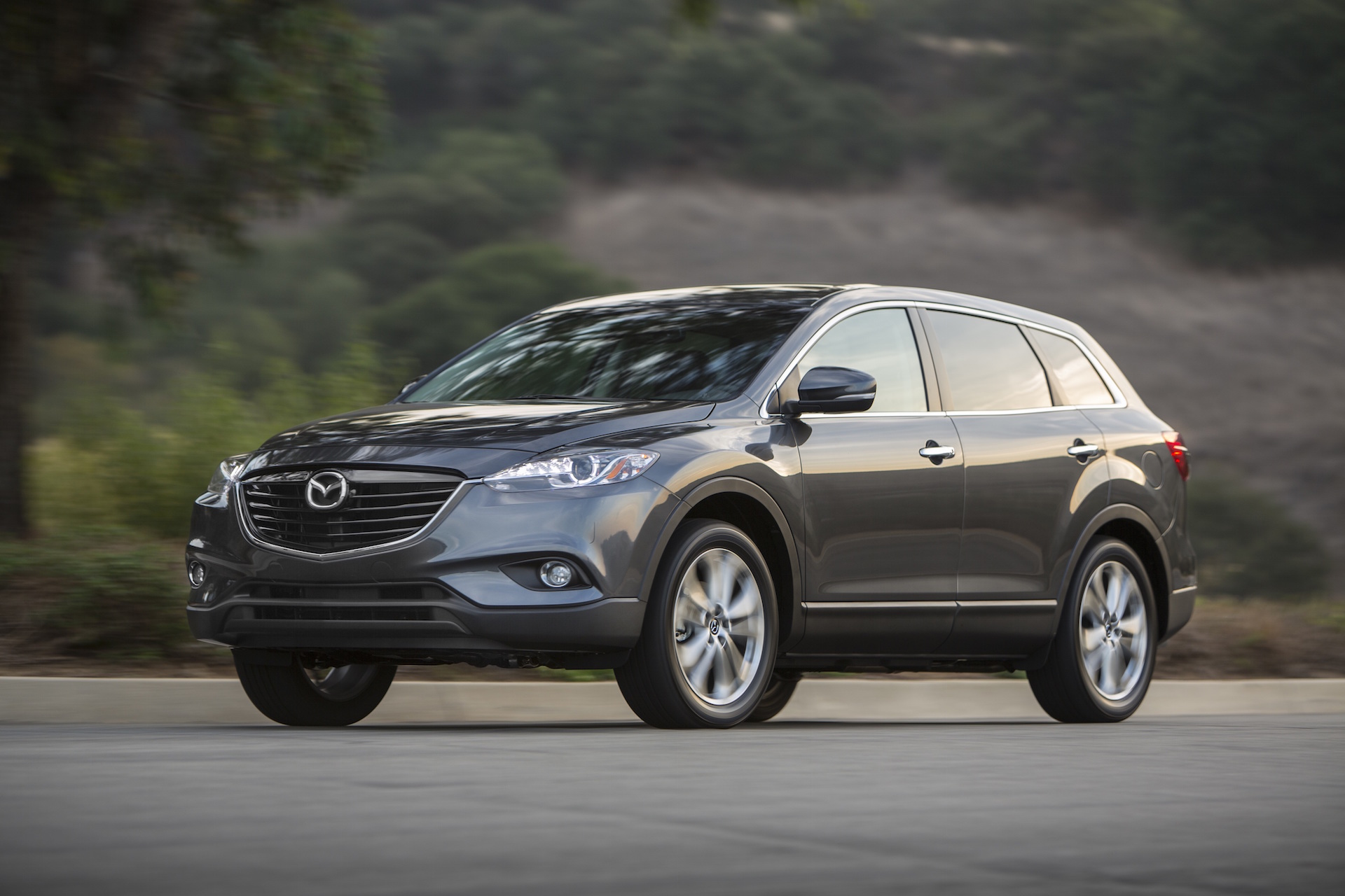 Ngoại h&igrave;nh Mazda CX-9 l&agrave; sự kết hợp h&agrave;i h&ograve;a về tỷ lệ của một chiếc SUV cỡ lớn v&agrave; xe th&ecirc;̉ thao