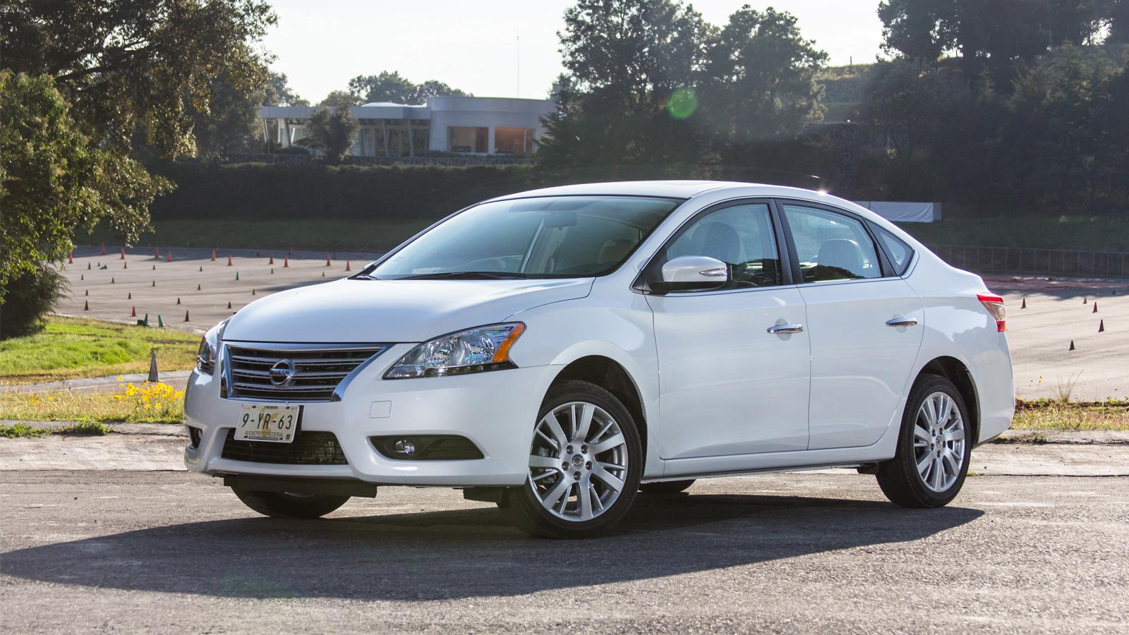 Hình dáng ngoại thất, nội thất của Nissan Sentra không mấy nổi bật Hình dáng ngoại thất, nội thất của Nissan Sentra không mấy nổi bật