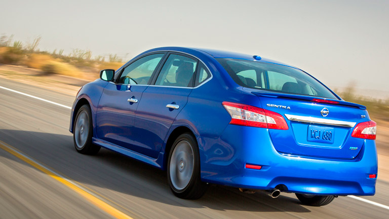 Sentra 2015 được trang bị động cơ 4 xilanh 1.8 lít Sentra 2015 được trang bị động cơ 4 xilanh 1.8 lít