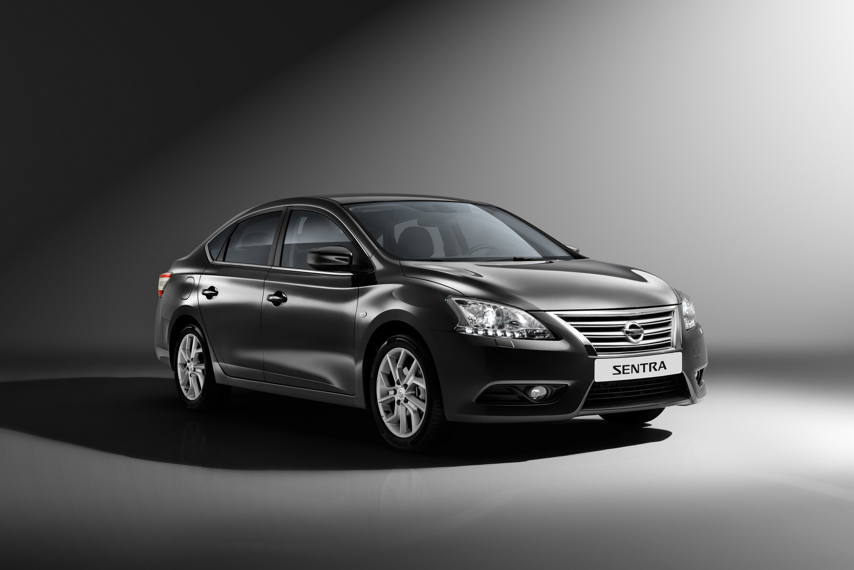 Hình dáng ngoại thất, nội thất của Nissan Sentra không mấy nổi bật Hình dáng ngoại thất, nội thất của Nissan Sentra không mấy nổi bật
