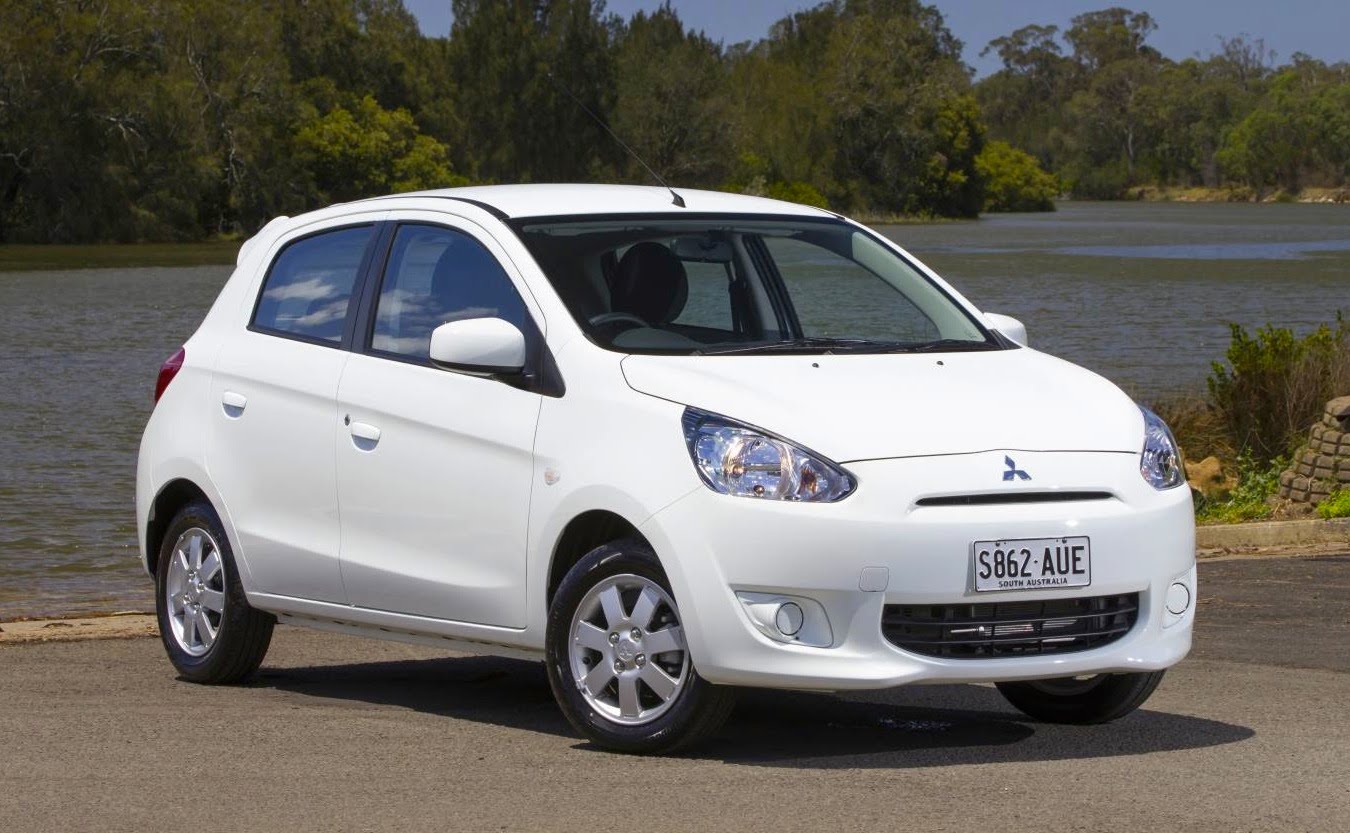 Ngoại thất tr&ecirc;n Mitsubishi Mirage 2015 tuy đơn giản nhưng kh&aacute; thể thao 