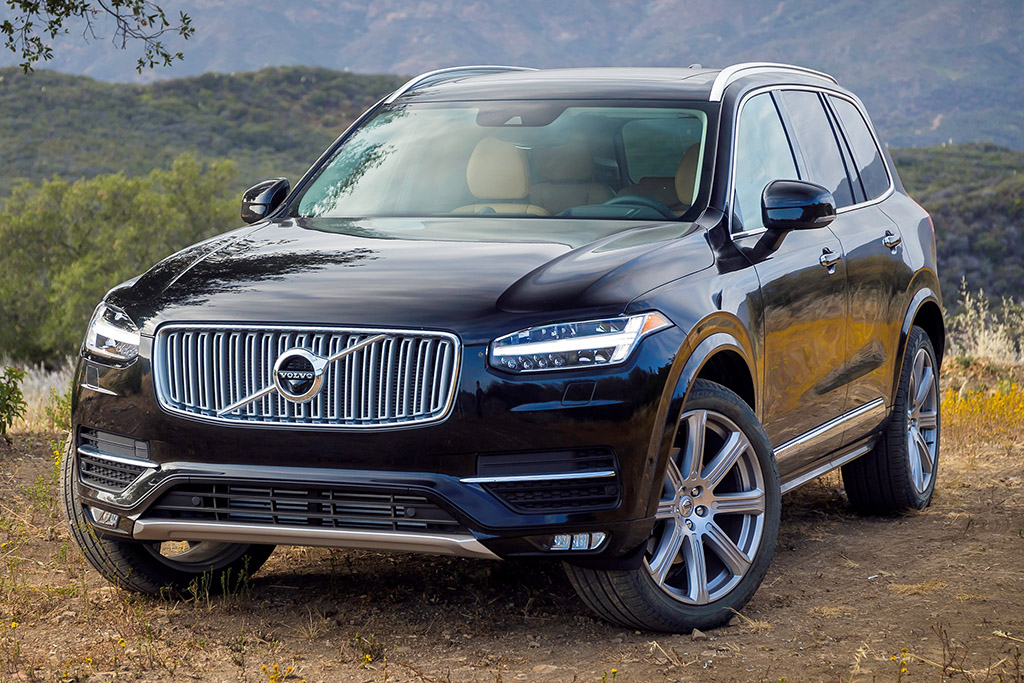 Khi so s&aacute;nh &ocirc; t&ocirc;, Volvo XC90 2016 c&oacute; thiết kế thanh lịch