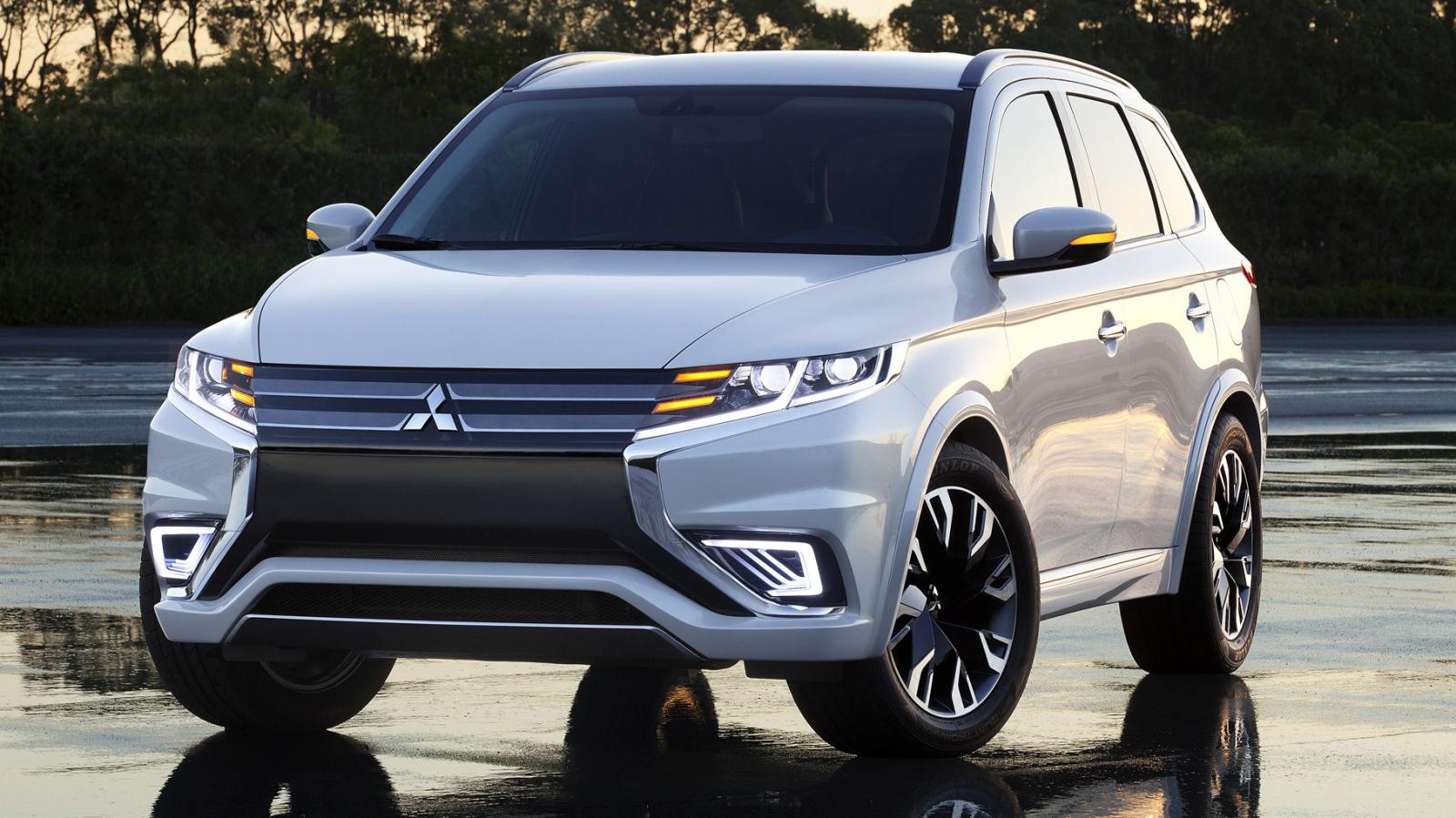 Mitsubishi Outlander 2015 thi&ecirc;́t k&ecirc;́ đ&acirc;̣m ch&acirc;́t th&ecirc;̉ thao
